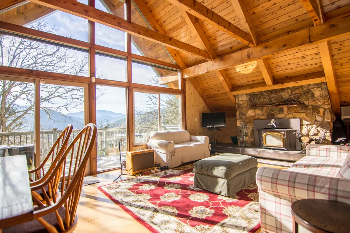 Common Mistakes When Decorating a Mountain Home (and How to Fix Them)